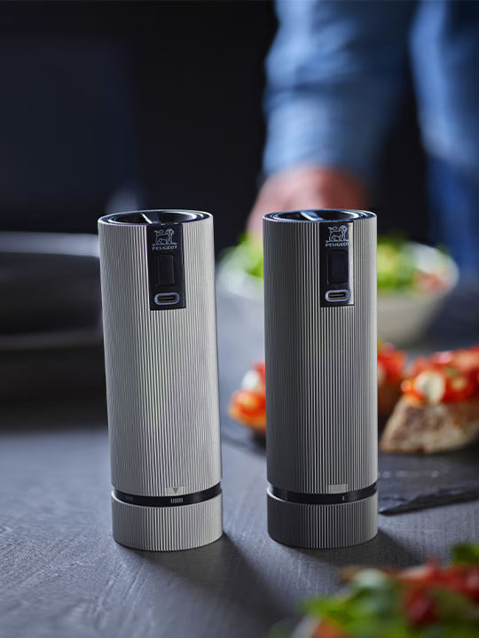 Peugeot Line Electric Mill Set 6", Carbon & Aluminum