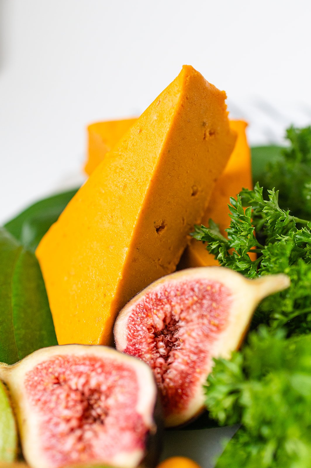 Cashew Cheeze Caramelized Onion Cheddar (V) *FROZEN*