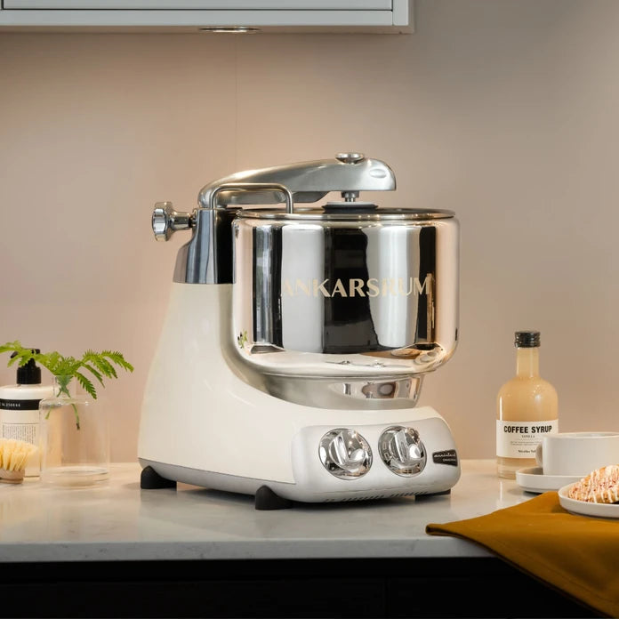 Ankarsrum Assistent Original Stand Mixer – Creme Light