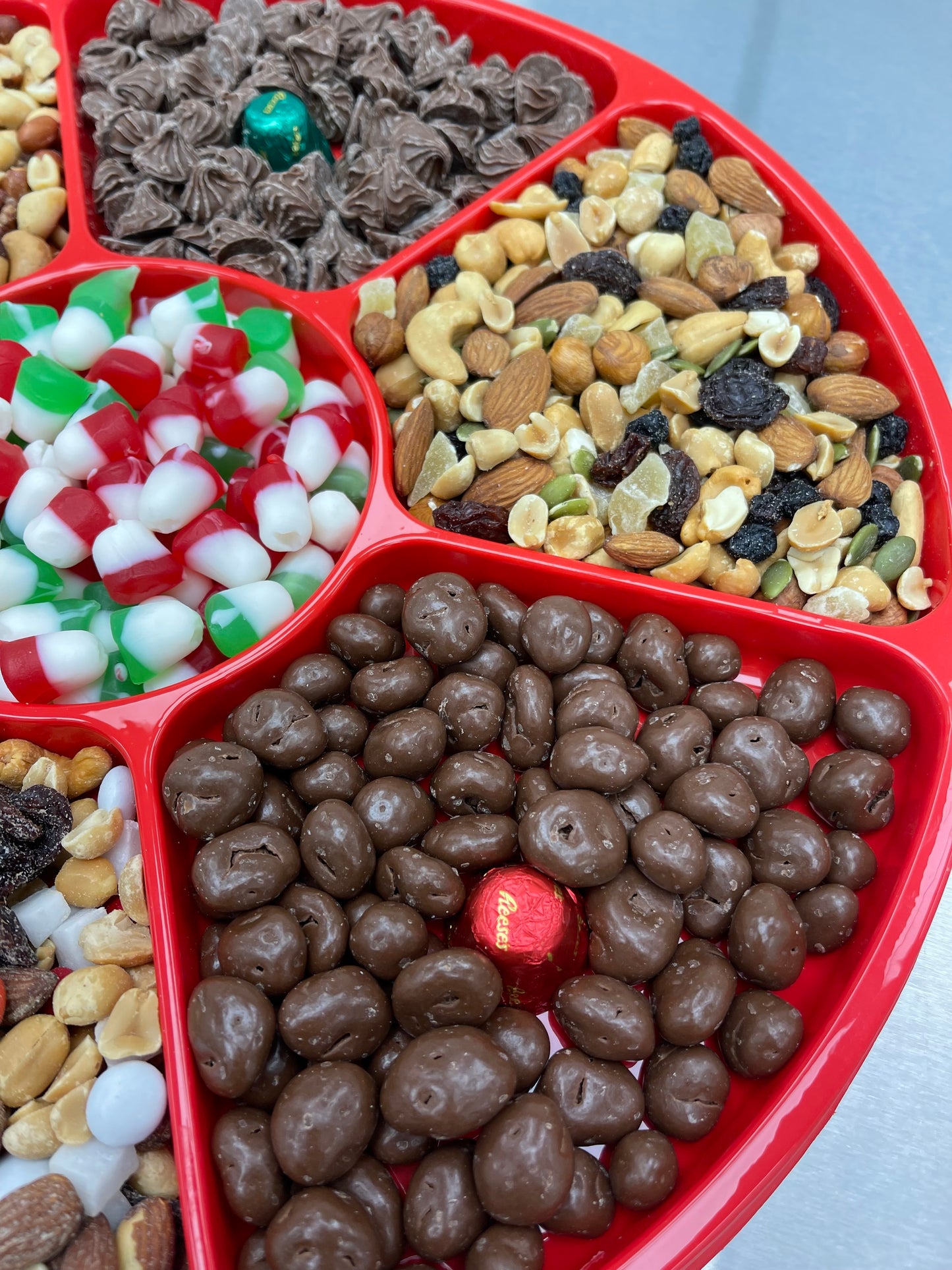 Gift Tray - Nut & Chocolate with Candy Centre 16"
