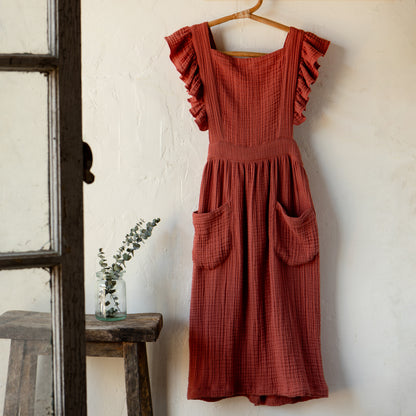 Ada Apron, Sumac