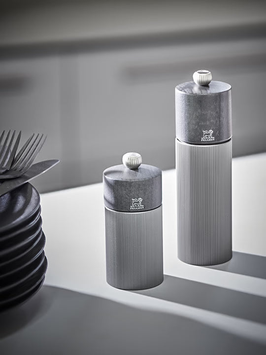 Peugeot Line Manual Pepper Mill 7", Dark Carbon